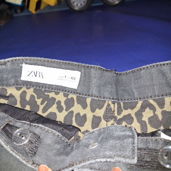 Zara Kids Leopard Print Set with Black Jeans - Picture 9 of 9